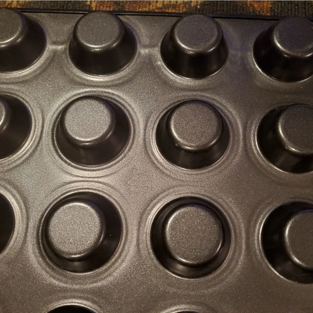 Pampered Chef Mini Muffin Pan #8